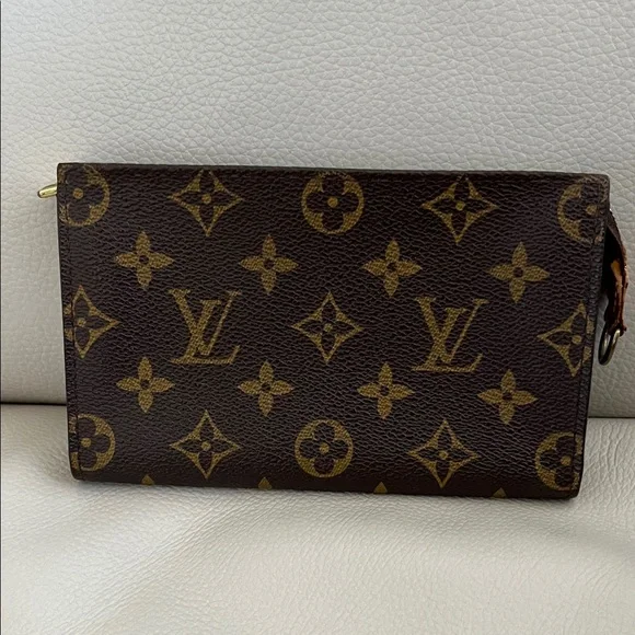 Louis Vuitton Canvas Pouch in Classic Monogram - Picture 1 of 10